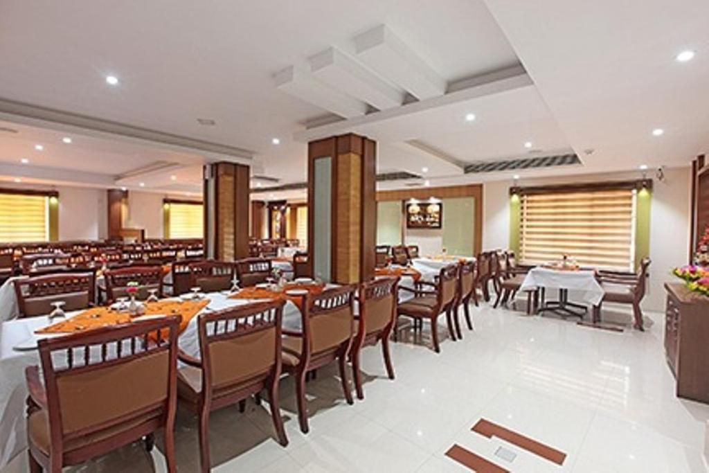 Hotel Anjali Park Kottayam Extérieur photo